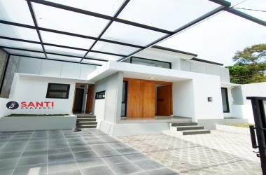 Rumah Tropis Modern Di Jalan Kaliurang Km 13 Ngaglik Sleman Dekat UII